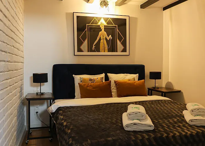 Bc7 Apartments